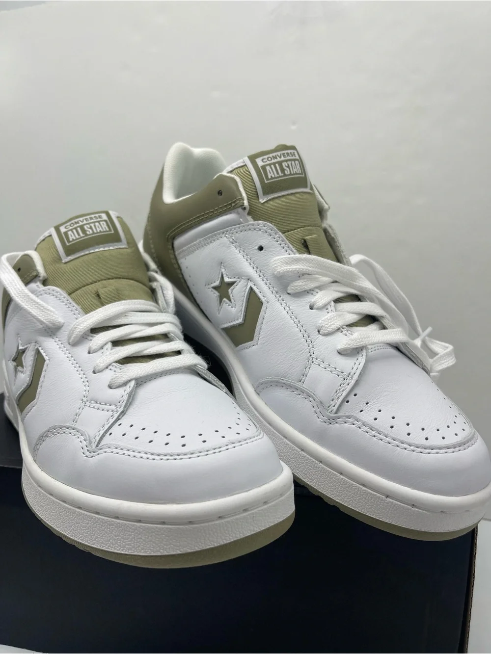 Converse •Men’s Sz 10 A11092C WEAPON OX
WHITE/MOSSY SLOTH/WHITE Athletic Sneaker - Picture 6 of 16